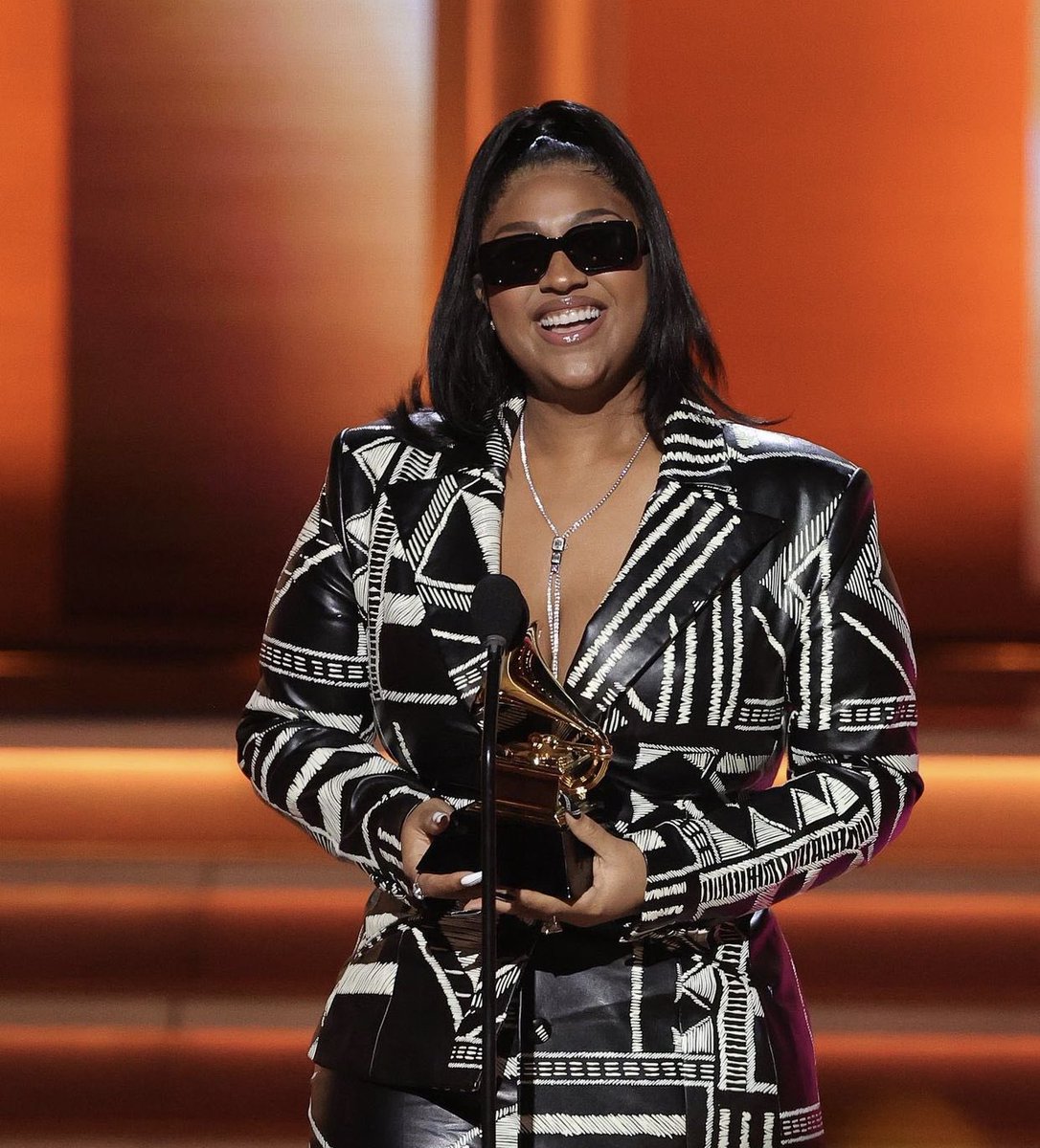 EveryStylishG's tweet photo. Congratulations to @jsullivanmusic on winning 2 #GRAMMYs, Best R&amp;B Album ‘Heaux Tales Mo’ Tales &amp; Best R&amp;B Performance for ‘Pick Up Your Feelings.’ 

It’s the Black women on top for me! Well deserved baby! ❤️ https://t.co/JUw2K9zztu