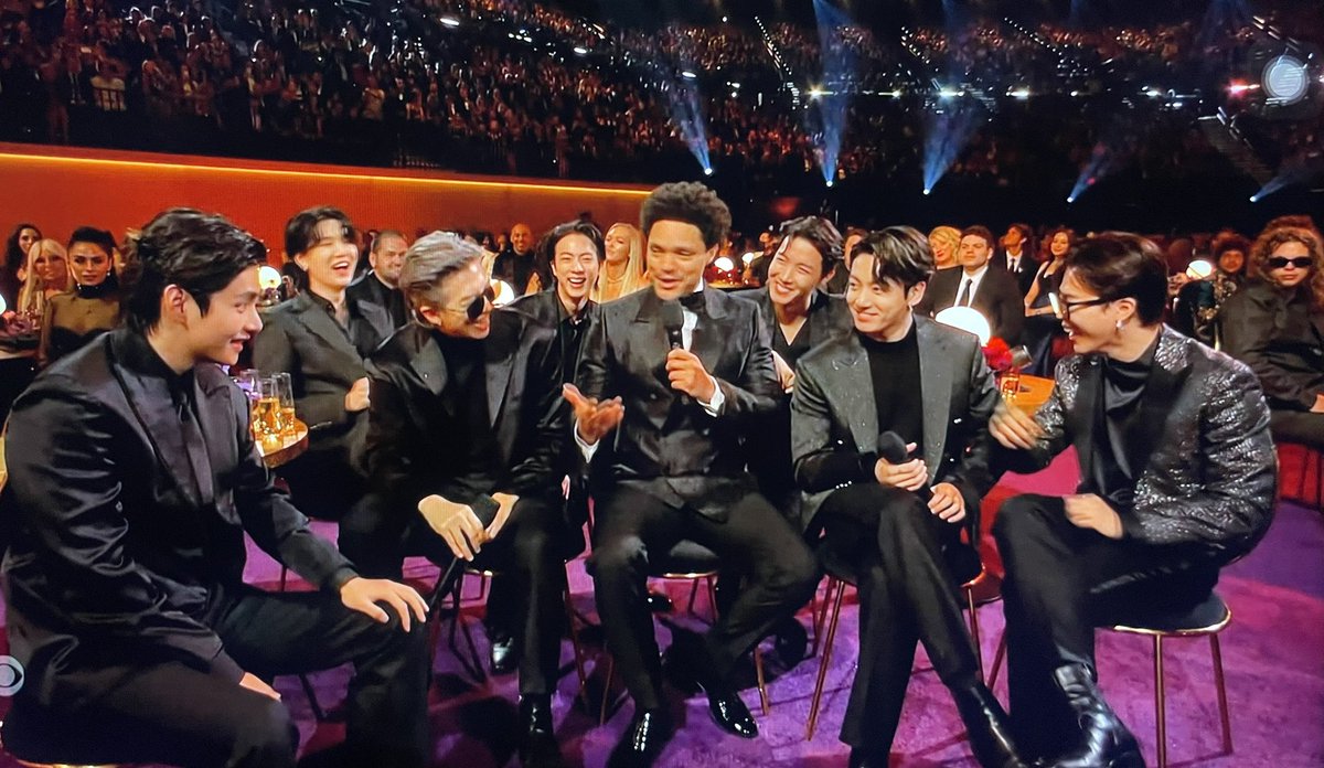 Miya0197's tweet photo. WE LOVE YOU KIM TAEHYUNG
WE LOVE YOU PARK JIMIN
WE LOVE YOU JEON JUNGKOOK
WE LOVE YOU KIM SEOKJIN
WE LOVE YOU KIM NAMJOON
WE LOVE YOU MIN YOONGI
WE LOVE YOU JUNG HOSEOK 

WE LOVE YOU BTS https://t.co/mI4RuWvqb7