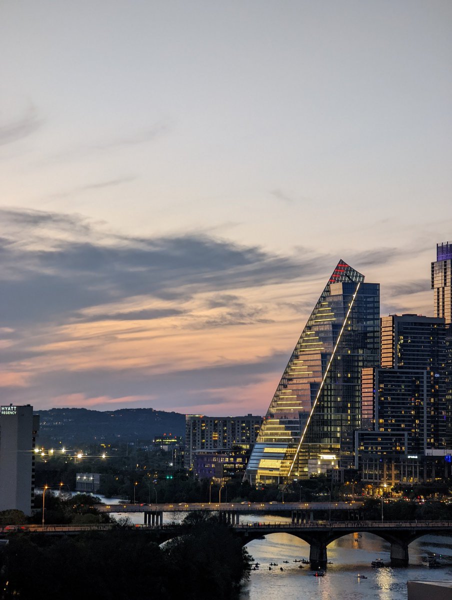 roopalgarg's tweet photo. Block 185... Looking gorgeous in the sunset... Google Tower... Austin's Tech Expansion in it's full pride!
#atx #googletower #block185 #downtownatx #google #googleoffice #sunset #austintx #austin #austintexas #tx #texas @google #pixel6pro #pixelphotography #googler https://t.co/tcGV7SoaZ7