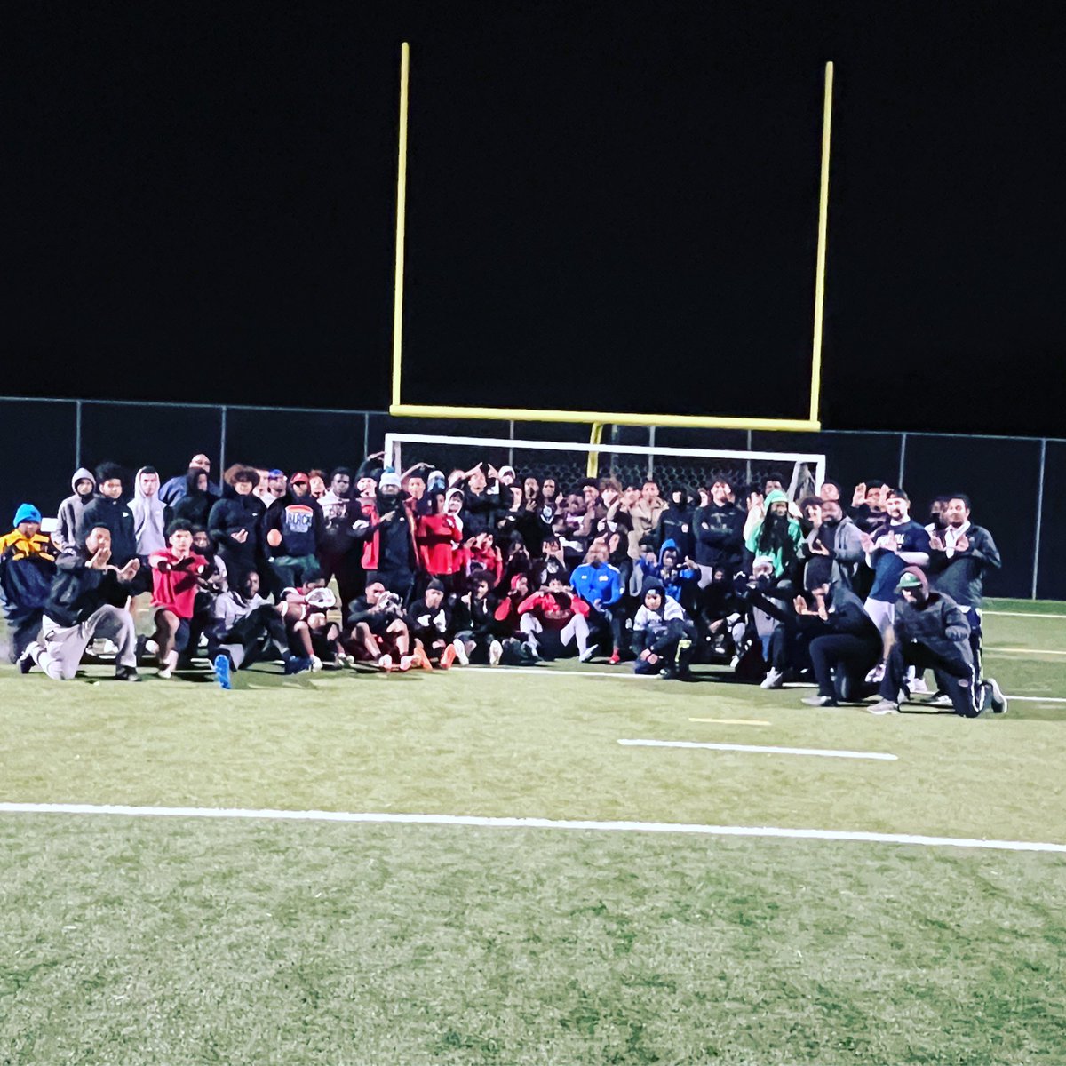 CoachKeiling34's tweet photo. We working #BeUnrivaled #ExtraWork #OverGrind @PrimetimeOmar @TysonWoods23 @deamonte6ferr @Marvinpereira26 just to name a few https://t.co/4WWovT5vUS