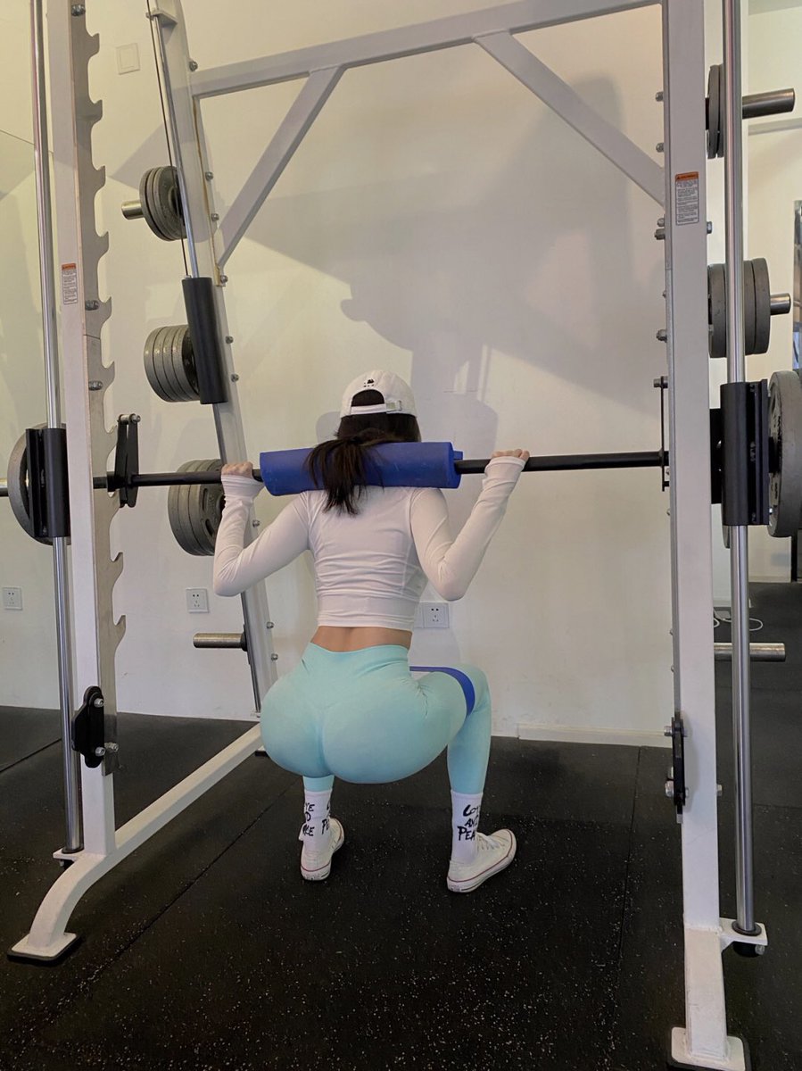 Fitness is a long-term process,measured in years.The early effect is more obvious,and you need to seize the time.Everyone has a time to be lazy,set a strong goal.People will have body anxiety,take fitness as a hobby,and they are particularly happy after secreting dopamine #gym