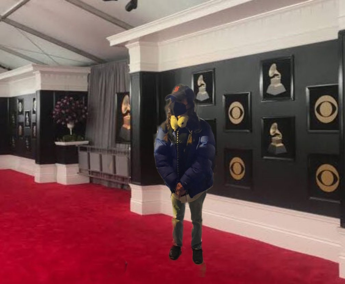 clairoteamooooo's tweet photo. omg @clairo at the Grammys https://t.co/XfDcxFJ9B0
