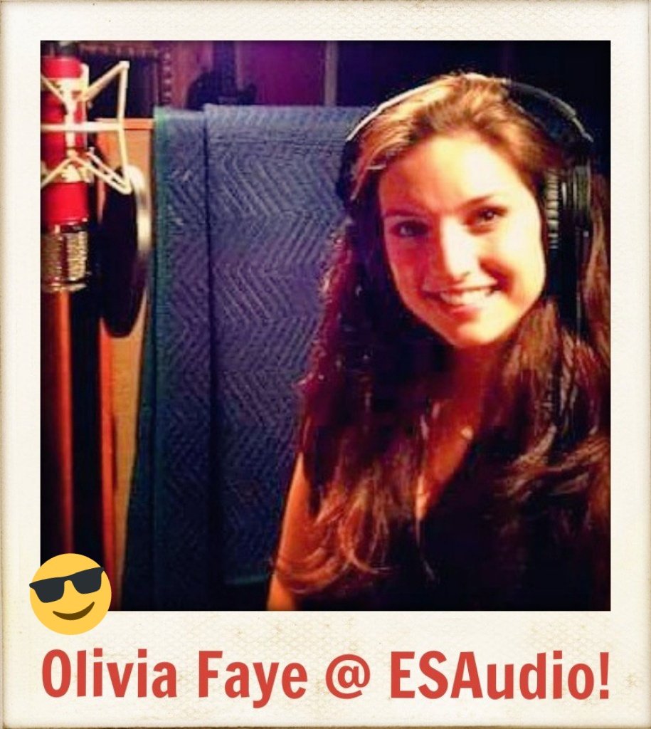 RealJoAnnBush's tweet photo. #ESAudio 🎧 #RecordingStudio in #LosAngeles, #CA 🌴 Wishes the #Talented #Singer #OliviaFaye 🎤 Good Luck TONIGHT on #AmericanIdol ⭐! 😀

Pic of Olivia on the #Mic 🎤: https://t.co/l0NWevzMSh 2022 📸

#SentimentalSunday #Idol #BossLady #JamminJo #JoAnnBush #OpenCallProductions https://t.co/ksNvmq0Pxu