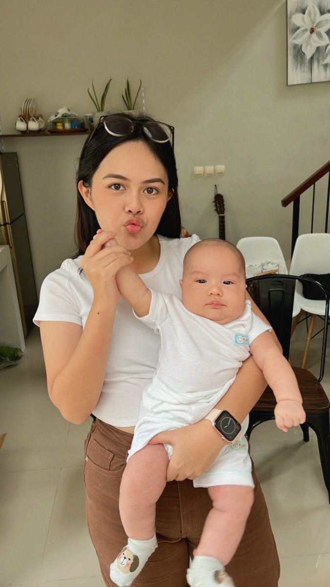 kevinfridel's tweet photo. With aunty @keytheresia https://t.co/gmPnPwSPDs
