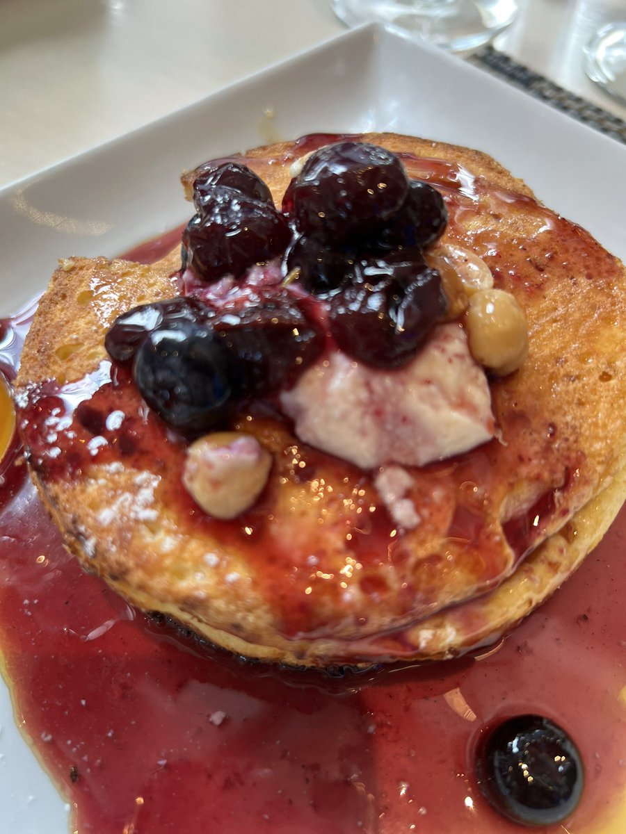 espressofied's tweet photo. Thoroughly enjoyed #brunch at @FIGandOLIVE_USA in @CityCenterDC! Their signature rosé, riviera crostini, &amp; brunch plates are delectable!

#washingtondc #dcbrunch #dcrestaurants #figandolive #citycenterdc https://t.co/T1FW06HxyU