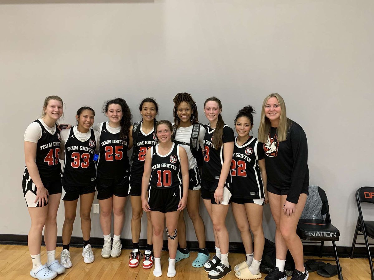 LucianoMadison's tweet photo. Much love for these girls , we are already starting off strong at the dynasty kickoff , 4-0 type beat can’t wait to keep pushing 💕💯!!! @TeamGriffinGBB @okmagiccoach https://t.co/4MoQ3icSAL