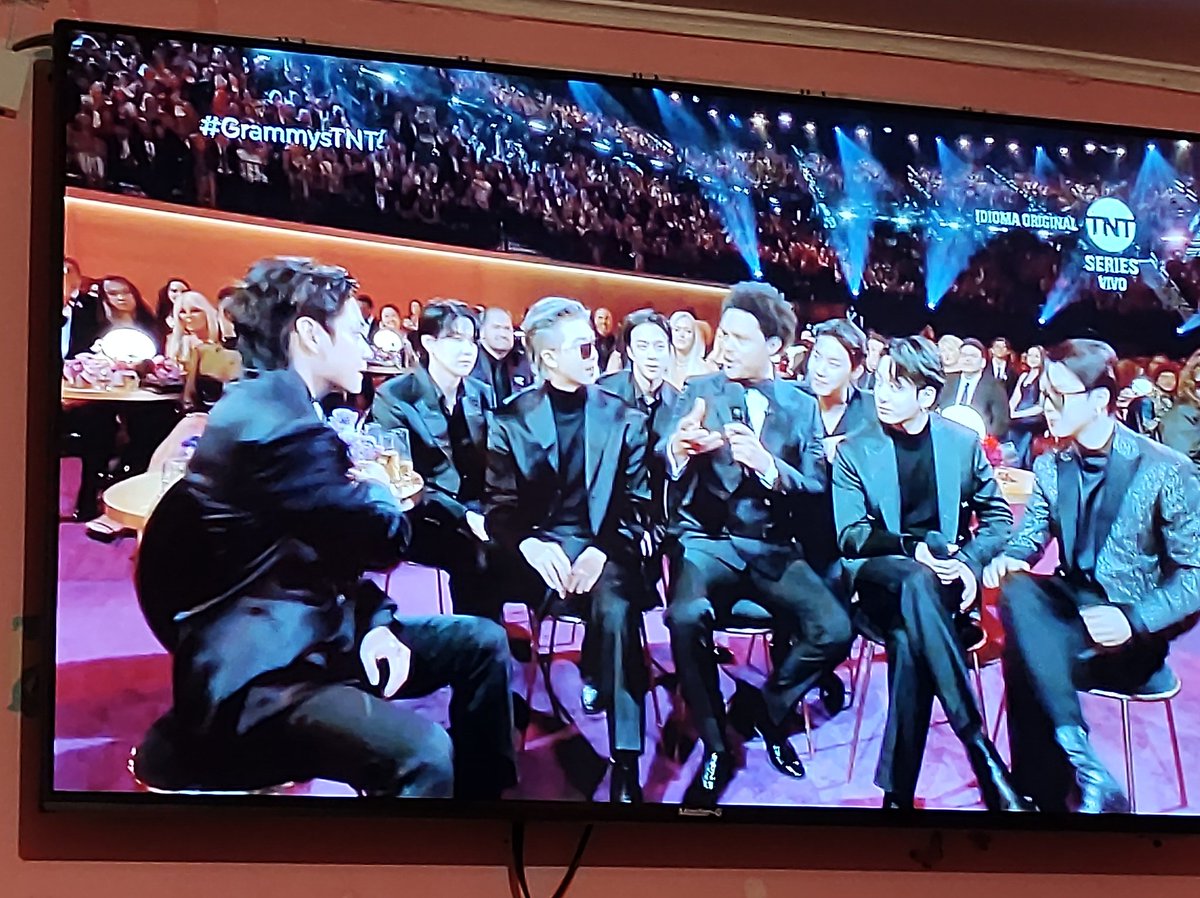 Marcela197820's tweet photo. @TNTLA Por BTS #GRAMMYsTNT https://t.co/dAr7WRvisc