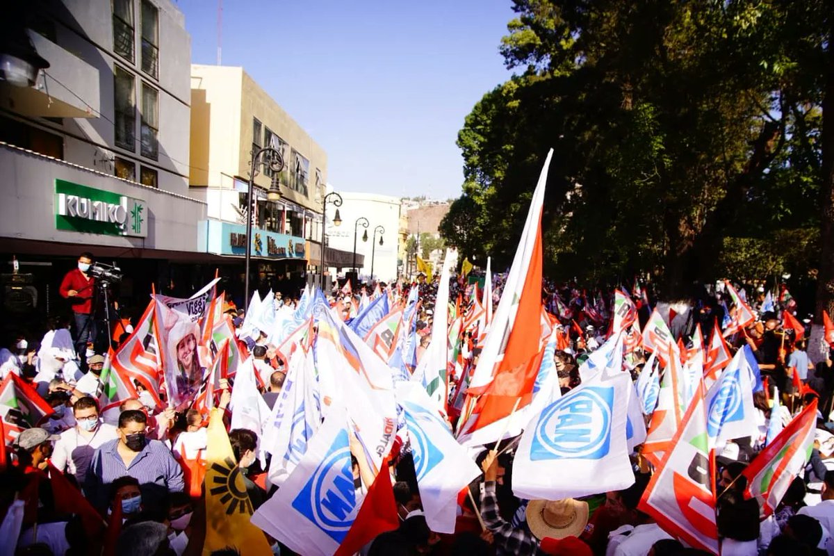 cdeprihidalgo's tweet image. Las dirigencias del @PRI_Nacional y @cdeprihidalgo acompañaron a @caroviggiano para escuchar las inquietudes de las y los habitantes de #Tulancingo
 
¡Propuestas claras, con compromiso permanente, lograremos nuestros objetivo!