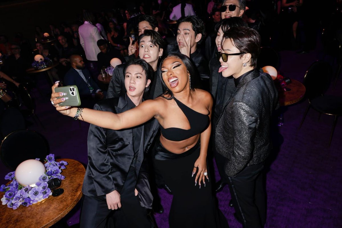 HyungKar's tweet photo. @TNTLA #Army #GRAMMYsTNT  #방탄소년단 #BTSARMY #GRAMMYsBTS https://t.co/ay56gjWMWz