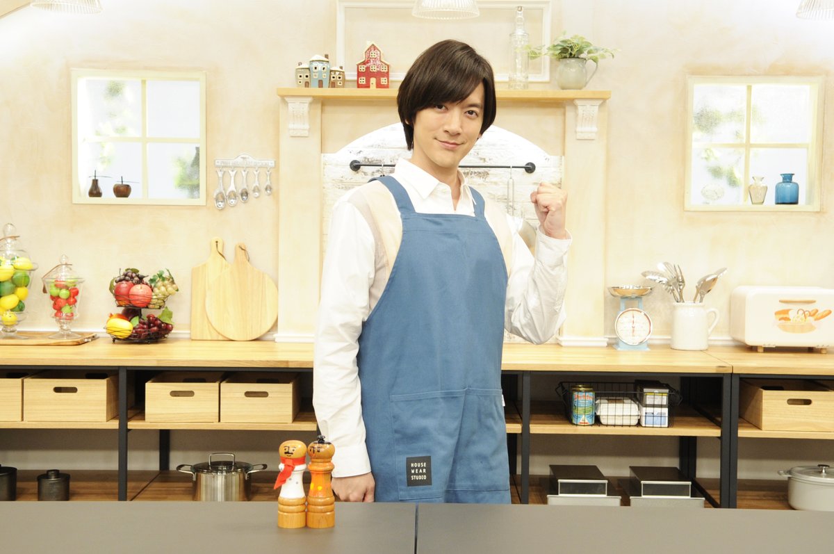 oricon's tweet photo. 【📺このあと13:30】
上沼恵美子からバトンタッチ❗
料理番組『DAIGOも台所～きょうの献立 何にする？～』スタート🍳✨

妻・北川景子からも料理初心者のDAIGOへエール💕 目標は「娘のお弁当を作れるようになりたい」🍱 
https://t.co/BdCgIlOdzj

#DAIGO #DAIGOも台所 @Daigo19780408 @DAIGODaidokoro https://t.co/XJXXOgWWUL