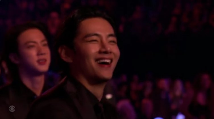 PopBase's tweet photo. BTS’ V vibing to Justin Bieber, Daniel Caesar &amp; Giveon’s ‘Peaches’ #GRAMMYs performance. https://t.co/xDI0CVXGsg