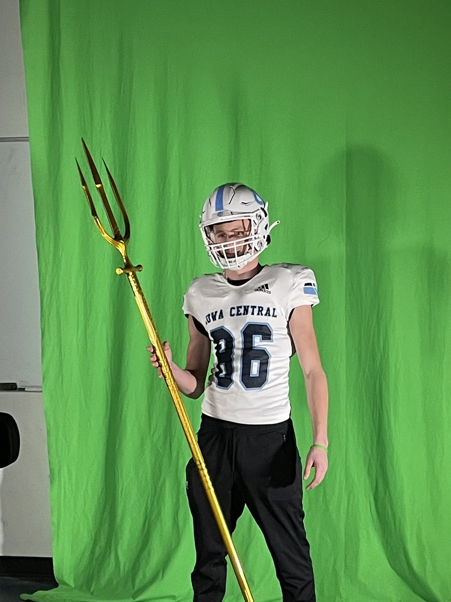 Beyond blessed to announce my commitment to Iowa central community college to continue my academic and athletic career! thank you to family,friends,and coaches who helped me along the way!@CoachConleyDC <a href="/TritonNation/">Iowa Central Football</a>