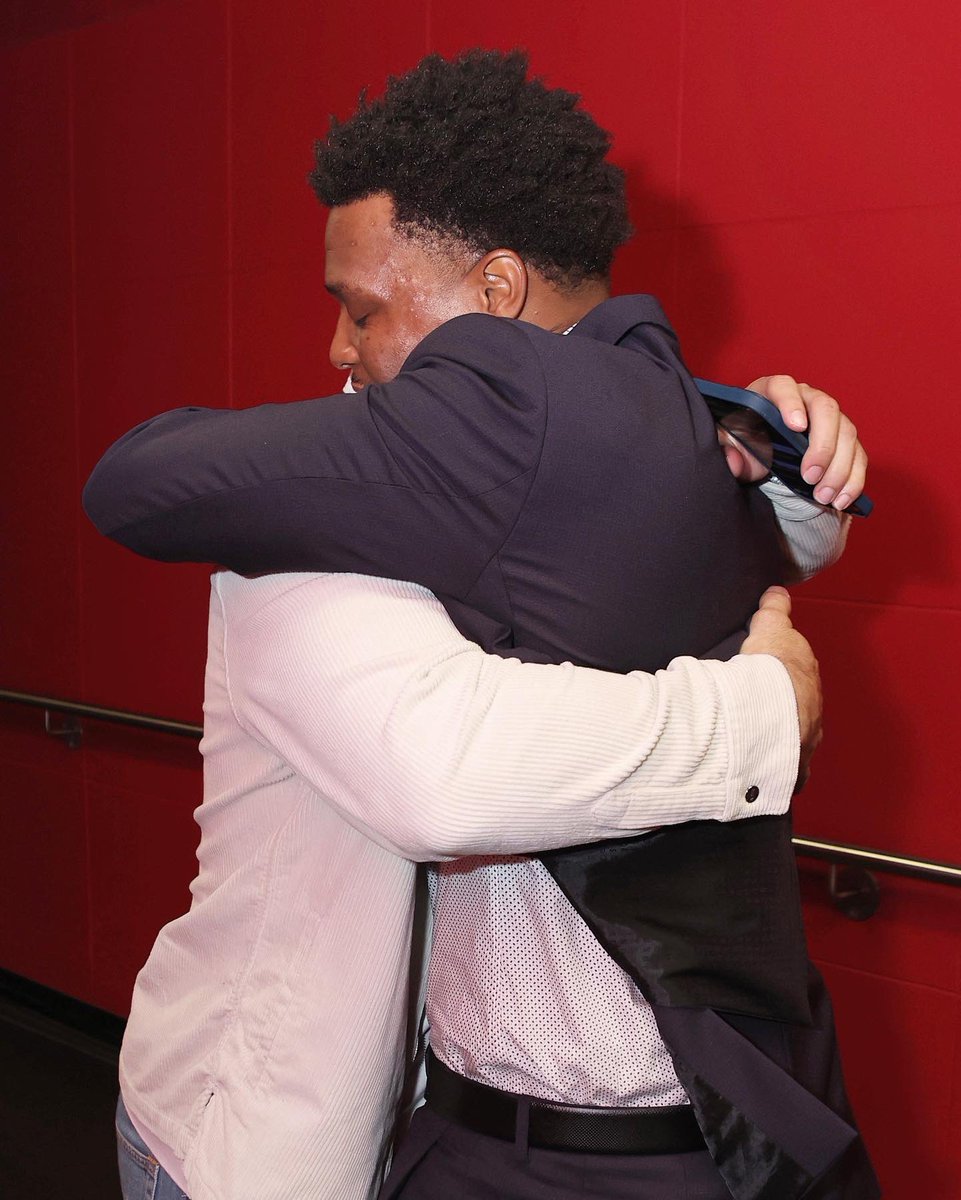 NBA's tweet photo. Brothers for life! #KLowinTO 

@FredVanVleet @Klow7 https://t.co/Af997u1x2o