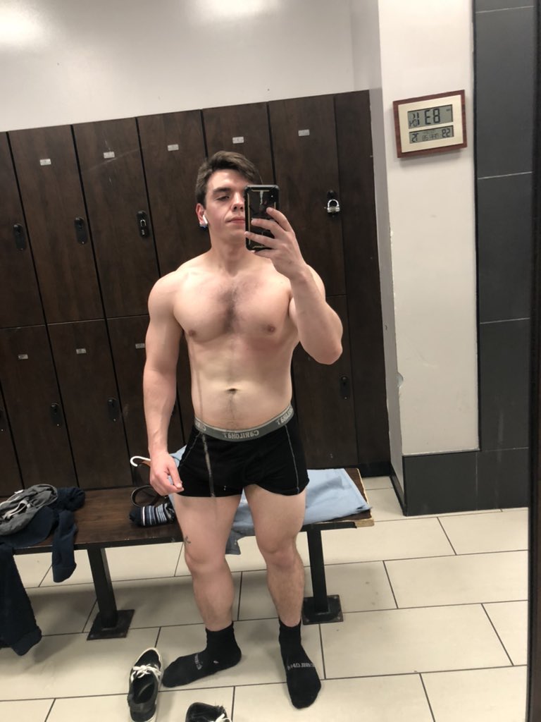 _Skytheguy_'s tweet photo. 158 ish to 166 ish

spamming progress pics on all the social medias because i fucking love the hell out of me rn https://t.co/vWwMb3WMUB
