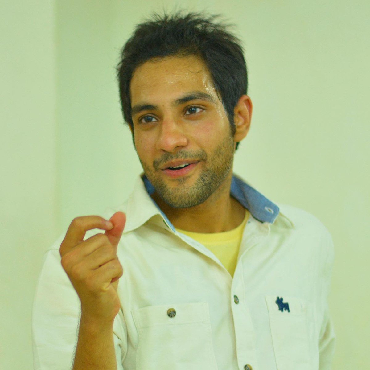 DanceWithChirag's tweet photo. Faces i make while taking Classes 😅🕺🏻🕺🏻🎶 #dwcclasses #dancewithchirag

#dancersofinstagram #chiragaggarwal #dancersofmumbai #contemporarydance #balletdancer #jwmarriott #groupdance #danceclass #danceclassics https://t.co/GQnNiFH6qE
