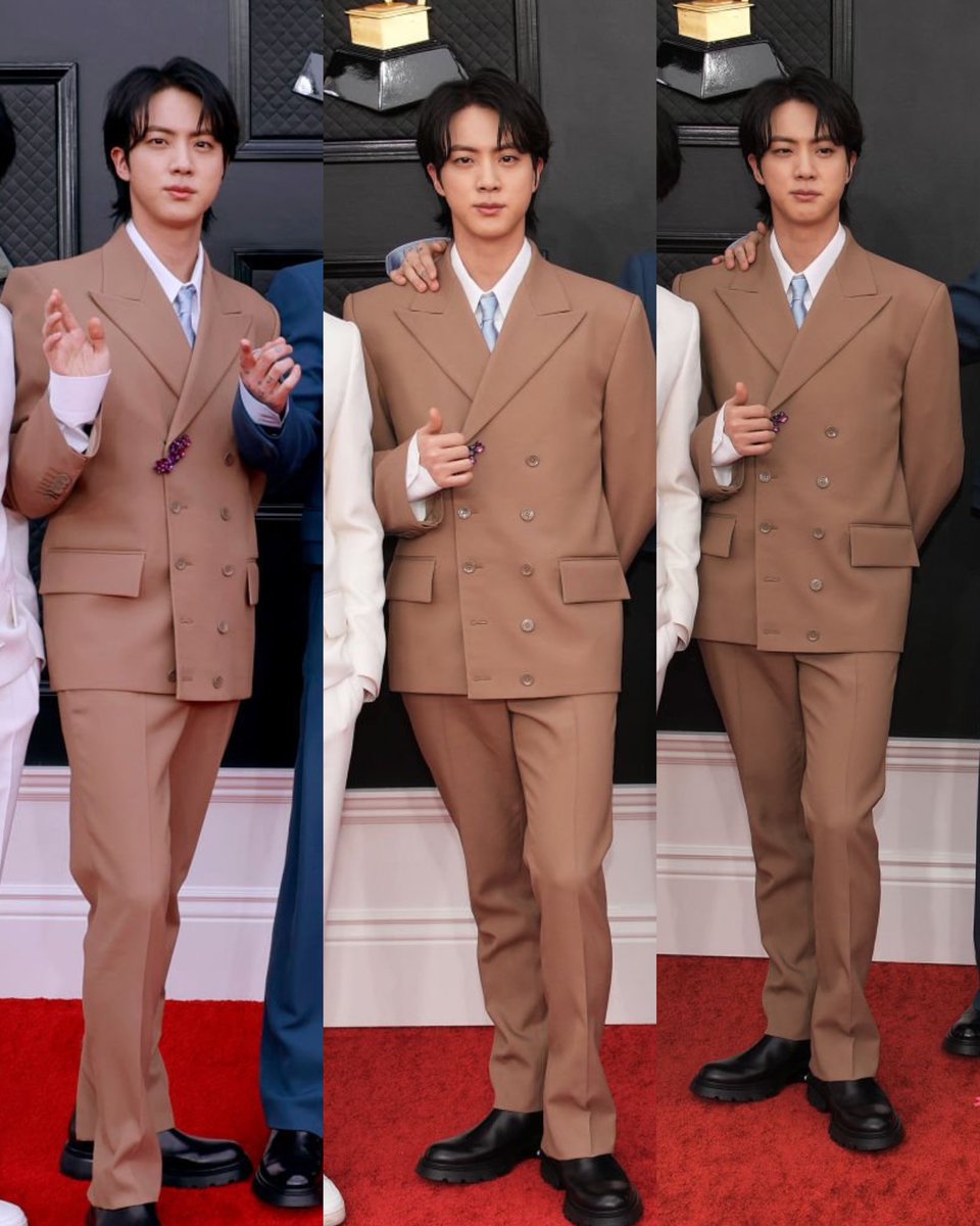 jinniesarchives's tweet photo. kim seokjin is here! https://t.co/7ZrzMrzc5m