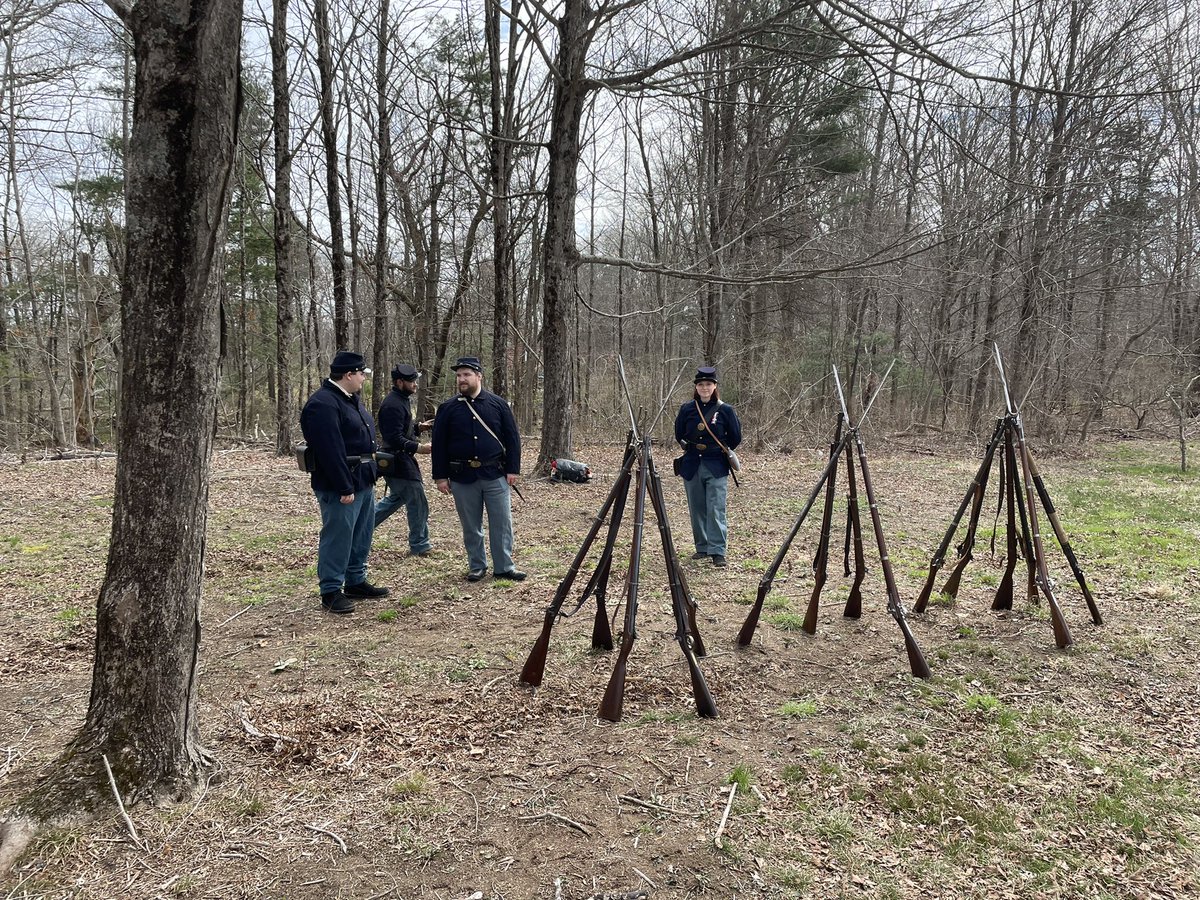 2ndrivcob's tweet photo. Nothing like a good spring time drill. #2riv #rhodeisland #drill #civilwarreenacting #reenacting https://t.co/K2IBGWTsZi