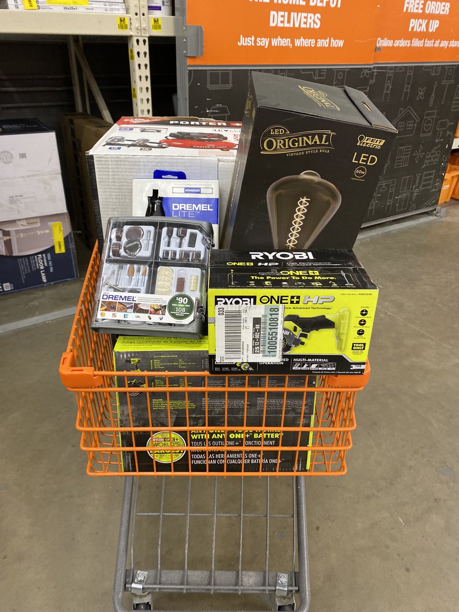 LilRaBaer's tweet photo. @SarahSmiles8483 You would be proud! I just stopped a regular from walking out with a simple receipt check! Almost $1,300! @GonzalezNAngela @MeganTorresD104 @THDjeff @sue_drop @JHissom3810 @davepwest https://t.co/nT16vIVjdo