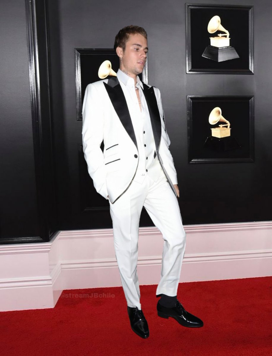 streamJBchile's tweet photo. Justin Bieber en la alfombra roja de los Grammys 🥺🤍

DIOSSS QUE HERMOSO ES ESTE HOMBRE!!!

#GrammyAwards #GRAMMYs https://t.co/Oo0anBlB2j