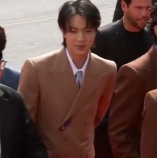 maranghaeee's tweet photo. How did i deserve to have him in this lifetime? Look at him trying  to hide his injured hand at any time possible so that ARMYs will not worry too much. Our Jin u are such a precious mam and forever my WWH #GRAMMYs https://t.co/SxknGE35YV