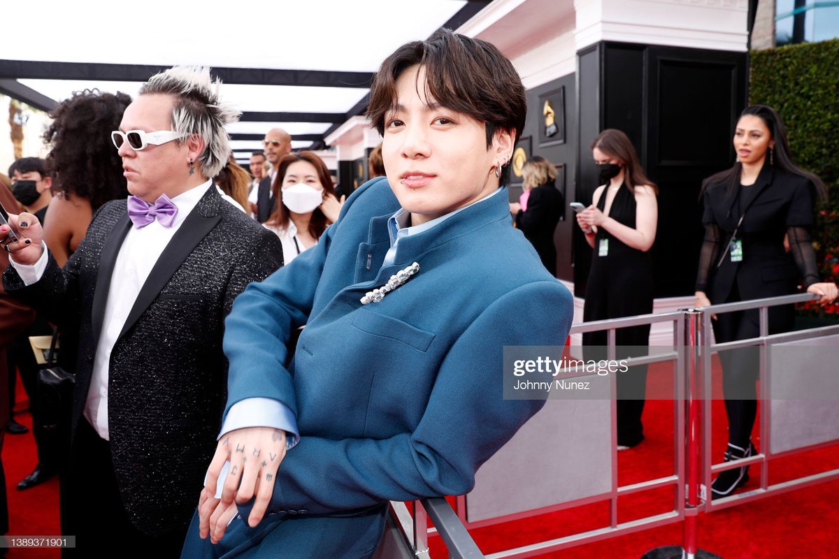 Você não quer vim ver meu gato?

                  - Jeon jungkook