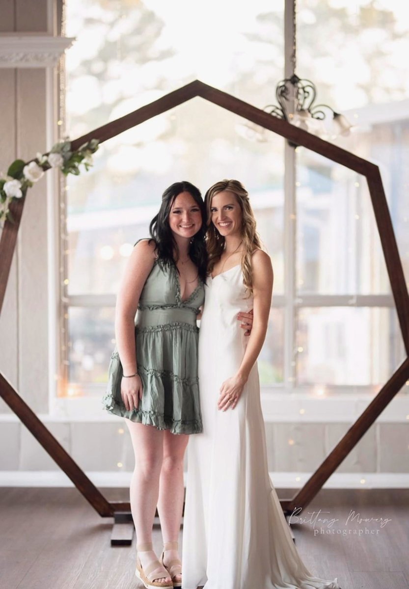 My best friend and the most beautiful bride!!! Omg!!