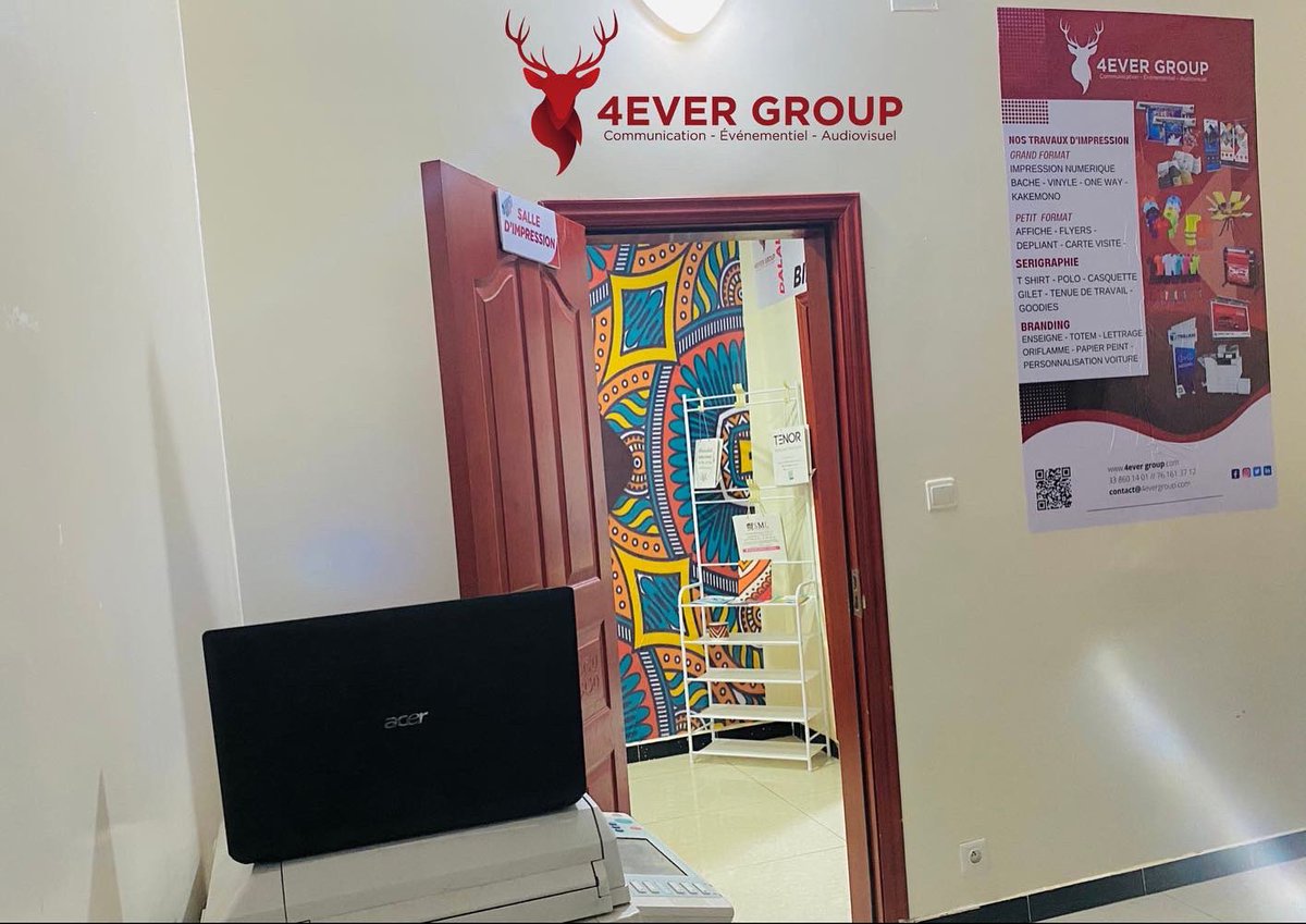haadj_talla's tweet photo. Helloooo la famille 🤍🤍

Je vous présente les nouveaux locaux de notre agence de communication @agence4ever.

Nous célébrons 1 an 🎉🎂

Di sakou sen ñaan inchallah 🙏🏾 https://t.co/gj9VnDj8Yw