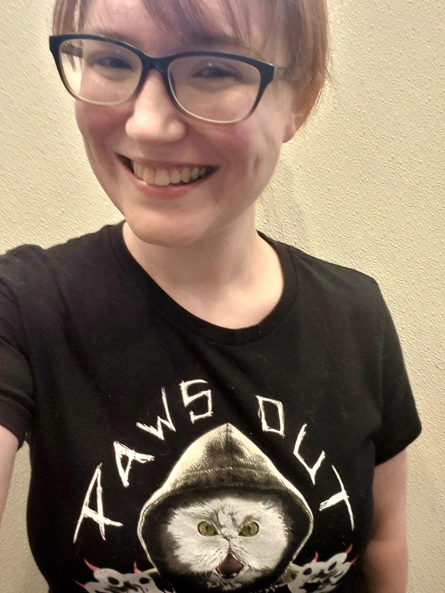 kokonutmeg's tweet photo. Any guesses who I'm rooting for tonight? 👀😼 @NatbyNature #WrestleMania #PawsOutClawsOut https://t.co/jMqKrD95ix