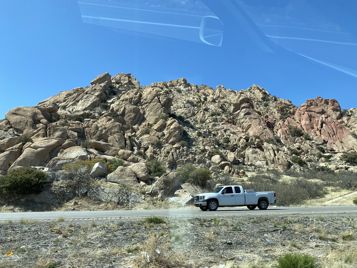 AminaMotala_'s tweet photo. ‼️Making tracks #dogeclaren @dogeclaren Convoy! 

⭐️ Destination Miami for Shitcoin &amp; Bitcoin 2022 ⭐️

@kylekemper @Continuum3000   @KennethBosak 

##Bitcoin2022 #shitcoin22
#Doge #Dao https://t.co/Pw6HacbBC6
