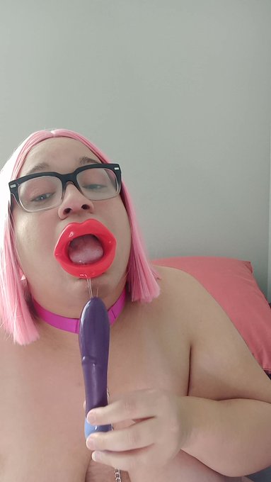 These new lips are both hilarious and nasty. #NSFW #Kinky #BBW https://t.co/werV7exGjF<a href="/tag/nsfw"class="tags">#NSFW</a><a href="/tag/kinky"class="tags"><span>#kinky</span></a><a href="/tag/bbw"class="tags"><span>#bbw</span></a>
