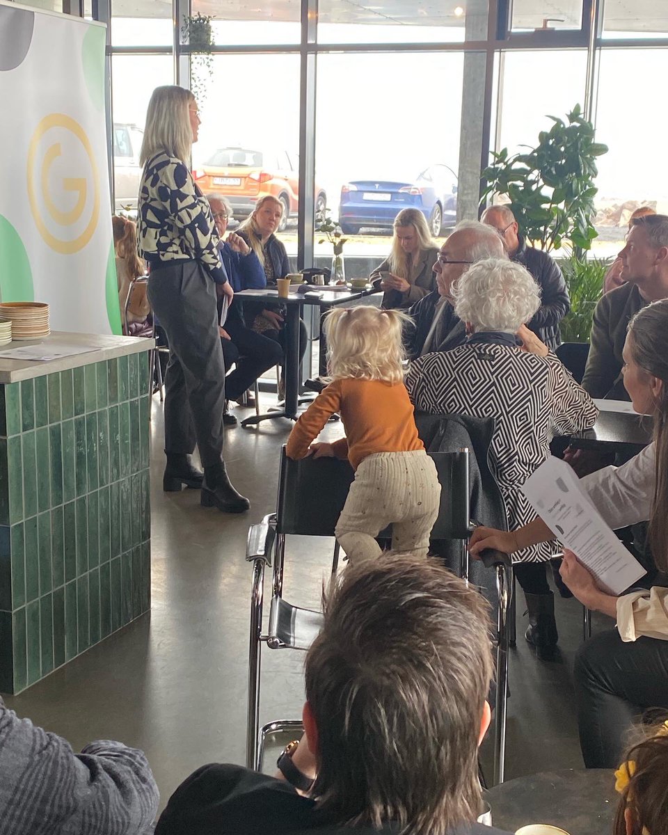 gbrlistinn's tweet photo. Við kynntum málefnaáherslur í Urriðaholti í dag! Okkar samfélag er fjölbreytt, ábyrgt og barnvænt 🌼 https://t.co/fEkIxXs1km