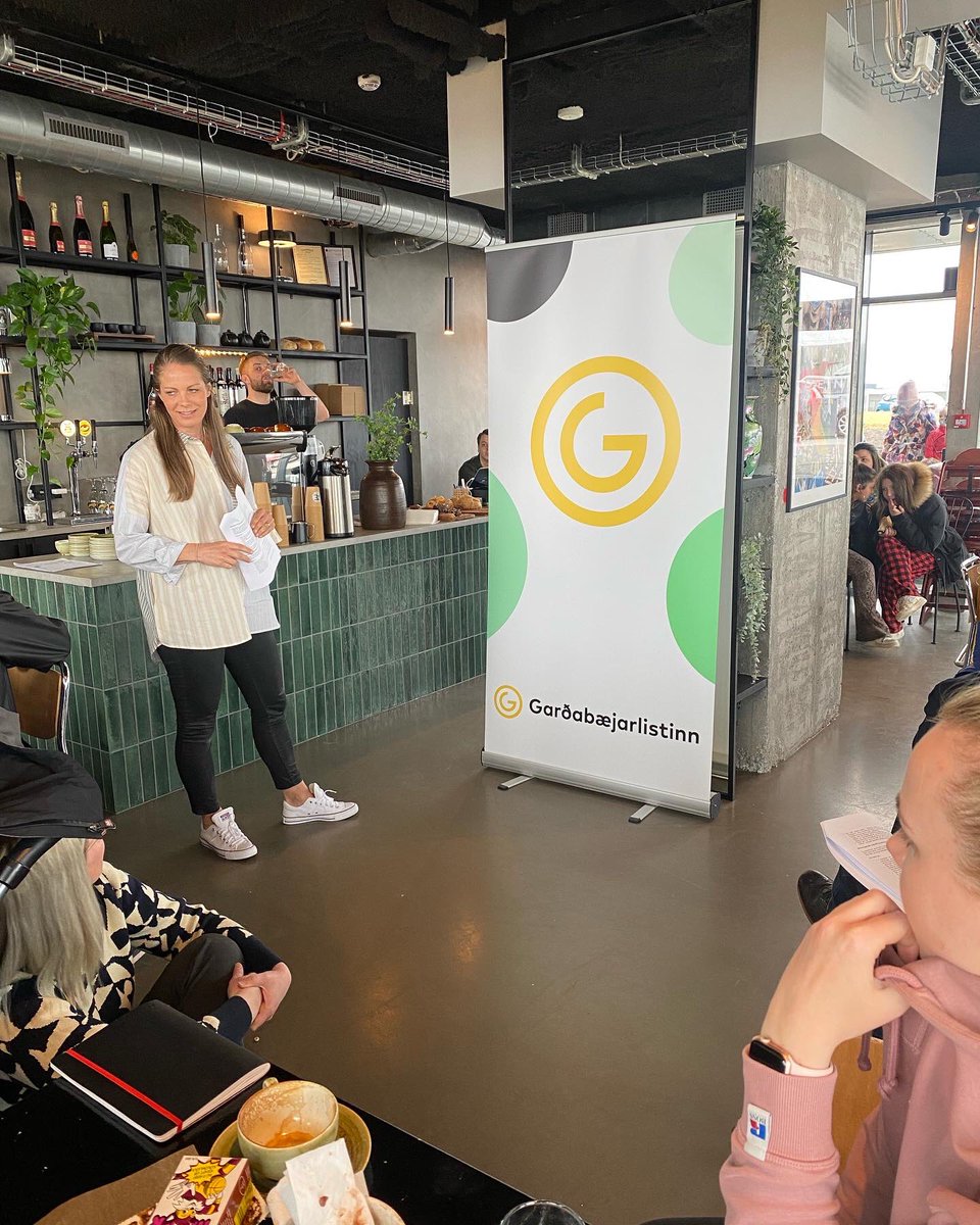 gbrlistinn's tweet photo. Við kynntum málefnaáherslur í Urriðaholti í dag! Okkar samfélag er fjölbreytt, ábyrgt og barnvænt 🌼 https://t.co/fEkIxXs1km
