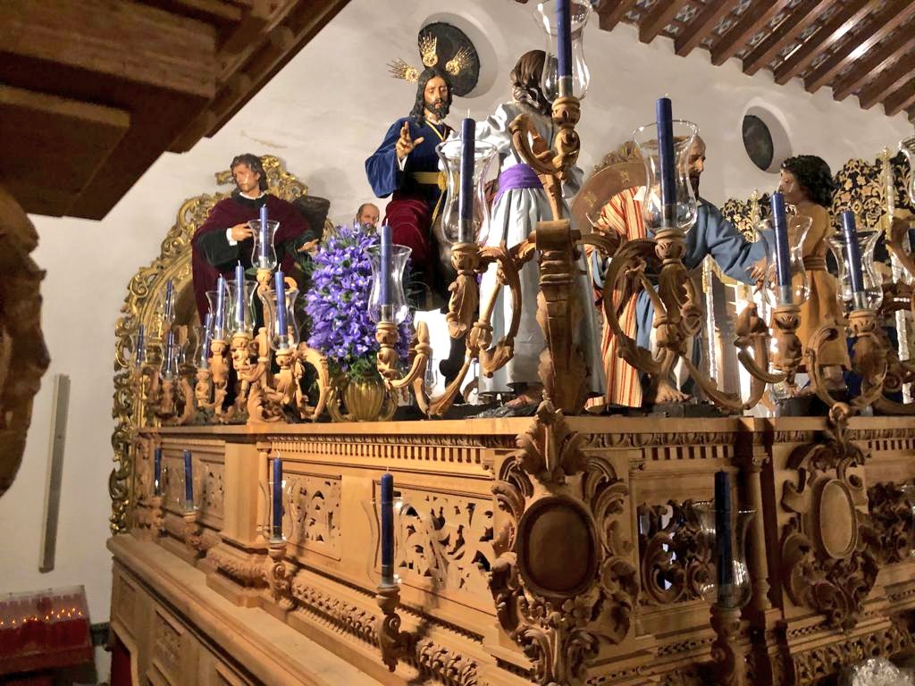 BorriquitaCoria's tweet photo. Así amanece el Santísimo Cristo de la Salud en su Sagrada Entrada en Jerusalén, sobre su paso, de cara a un nuevo #DomingodeRamos 
#SaludyVictoria 
📷: Álvaro Toro García. 
@alvarotoro94 
#Cuaresma2022 #DomingodePasion https://t.co/oO1hcKwmOJ