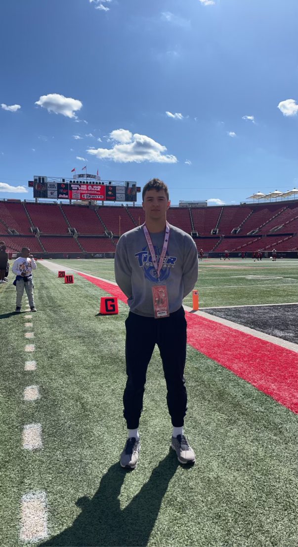 Harris_Phelps1's tweet photo. Had a great time at Louisville today. Thank you @DeRailSims for the invite! https://t.co/qTKGsFSYgT