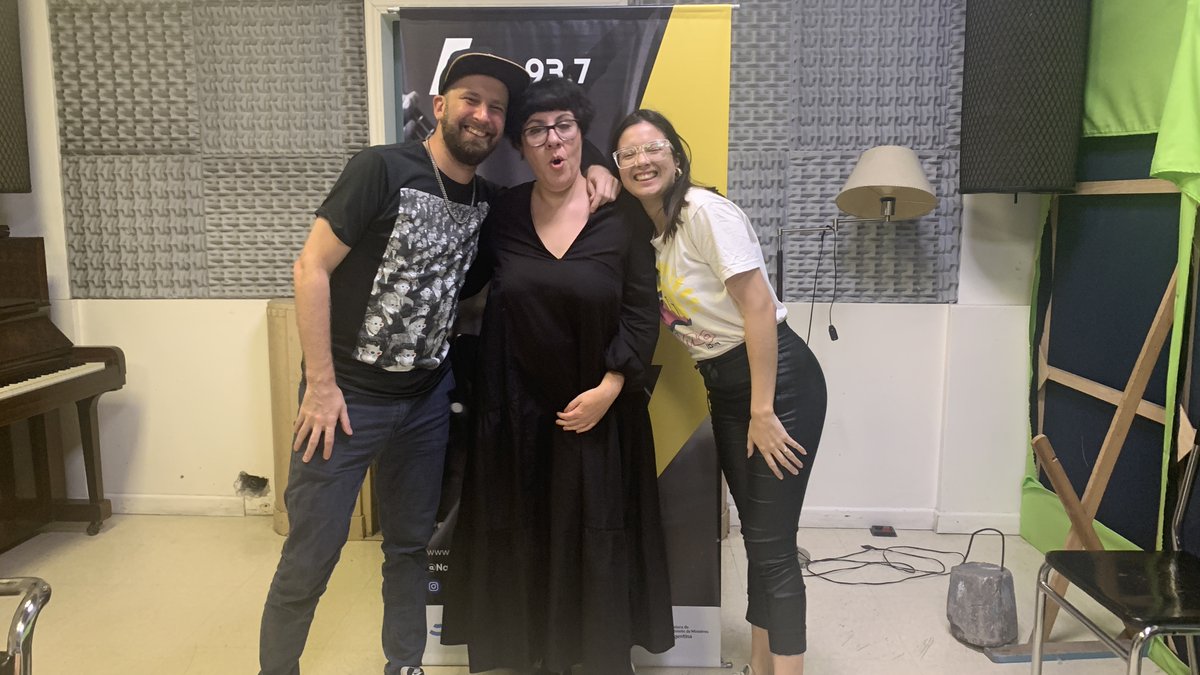 💣 Ya podés escuchar la entrevista completa de hoy a @LalaKarenina por <a href="/pablomileo/">Pablo Mileo</a> y <a href="/chiniescobar/">agustina</a> en <a href="/NacionalRock937/">Radio Nacional Rock FM 93.7</a> ! 👉youtu.be/YZDVWEKOx28

✔️Seguinos en Instagram 👉 instagram.com/divinotesoro93…
📻No te pierdas Divino Tesoro los domingos de 14 a 16hs