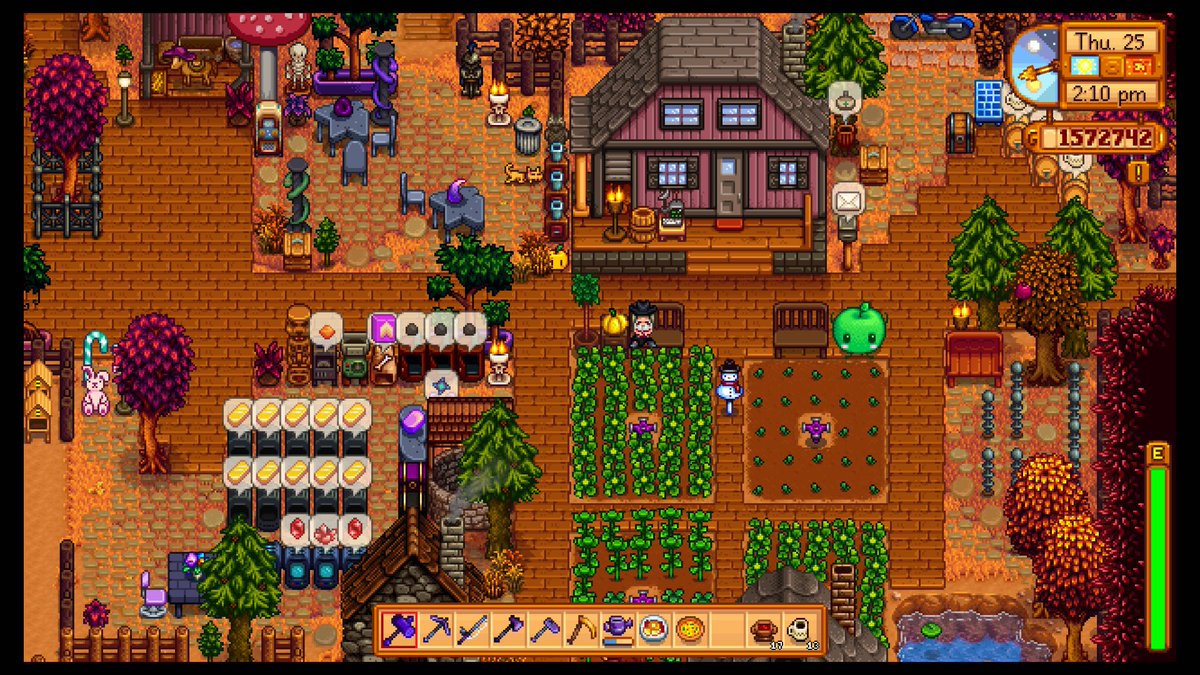 toriluvsweed's tweet photo. sharing my mid year 4 house/farm layout:) haven't played in awhile but its quite convenient~ #stardewvalley https://t.co/OTLuj70Vwc