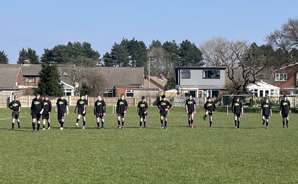 Lostock_HallJFC's tweet photo. #KickItOut

#PromotingEqualityAndDiversity 

#Equality #Diversity #FootballForAll 

#OneGameOneCommunity 

@kickitout @Raj_Randhawa6 @TTHutton_ https://t.co/xEzSvNh0U5