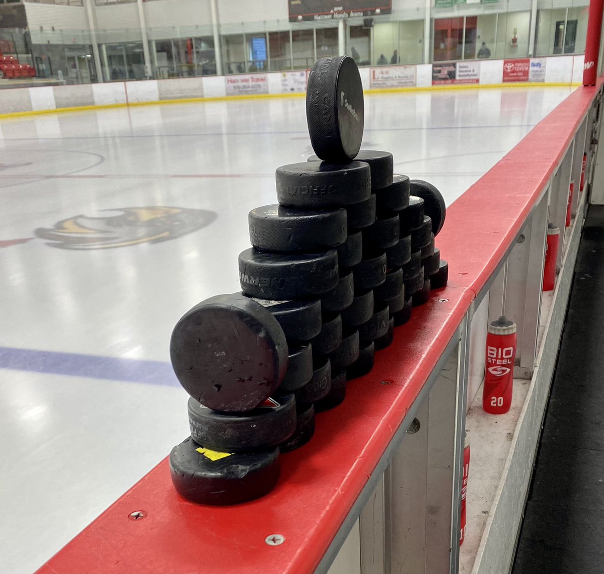 HanoverBarons's tweet photo. We want it to be 8:00 already ๐
#gameone #pollockfinals #gobarons https://t.co/WOxmU7lJvM