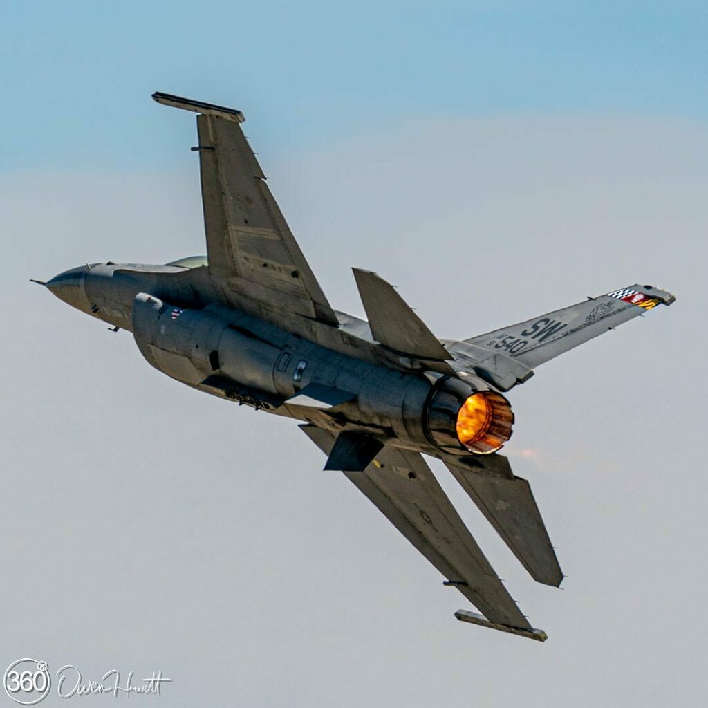 OwenAviation's tweet photo. Rebel putting on quite a show over the midlands of South Carolina during @shawafb Air Expo! @viperdemoteam @rebelfiedler16 

#Viper #ACC #F16CM #SEAD #Victory #WildWeasel #WeaselNation #weasel #southcarolina #flames #fighterpilot #fighterjet #venom #jetf… https://t.co/HsHitZNYWM https://t.co/FJ60LbJBZR