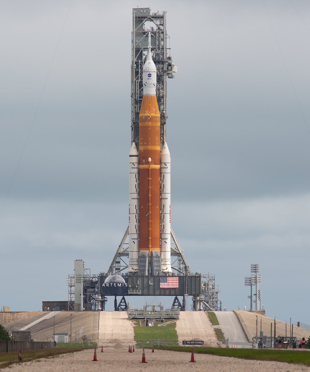 NASAKennedy's tweet image. We’re targeting Monday, April 4 to resume the #Artemis I wet dress rehearsal test.

The launch control team will meet at 6am ET and review the status of the operations before deciding if they will proceed with propellant loading: go.nasa.gov/3J1e7i1
