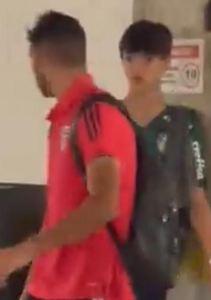 CantosVIP365's tweet photo. A cara do boyzao em choque kkkkkkjkkkkkkkk https://t.co/UTlNUcRrI9
