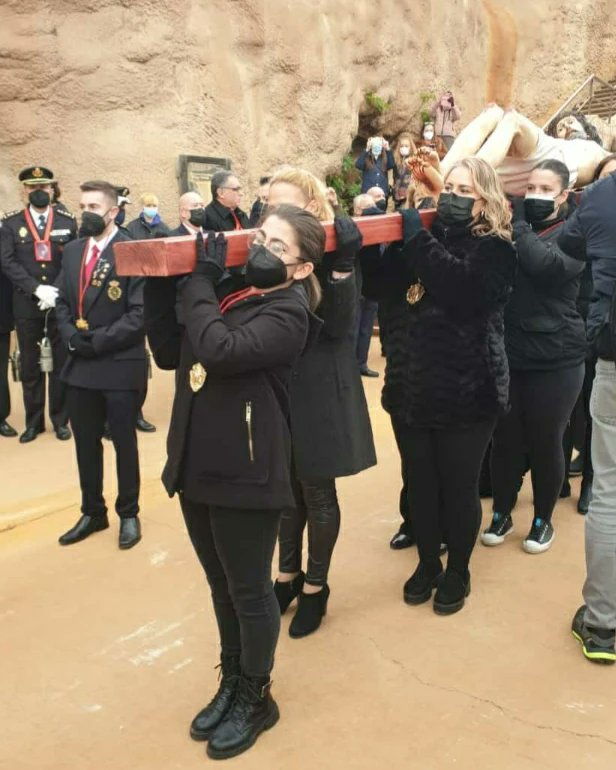 AnaArenasFernn1's tweet photo. Después de dos años, por fin!! ❤🖤 #viacrucis #minaagrupavicenta #réplicacristodelosmineros #conmuchasganas https://t.co/qQ3RGRtoNR
