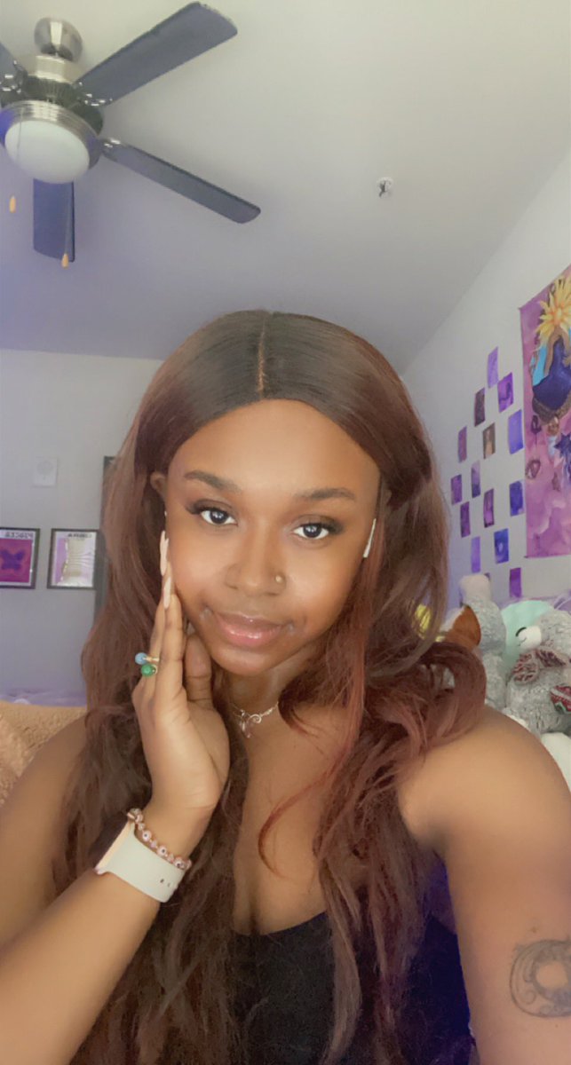 notksymone's tweet photo. me 🤝🏾 admiring myself https://t.co/5lFtNK0BSM