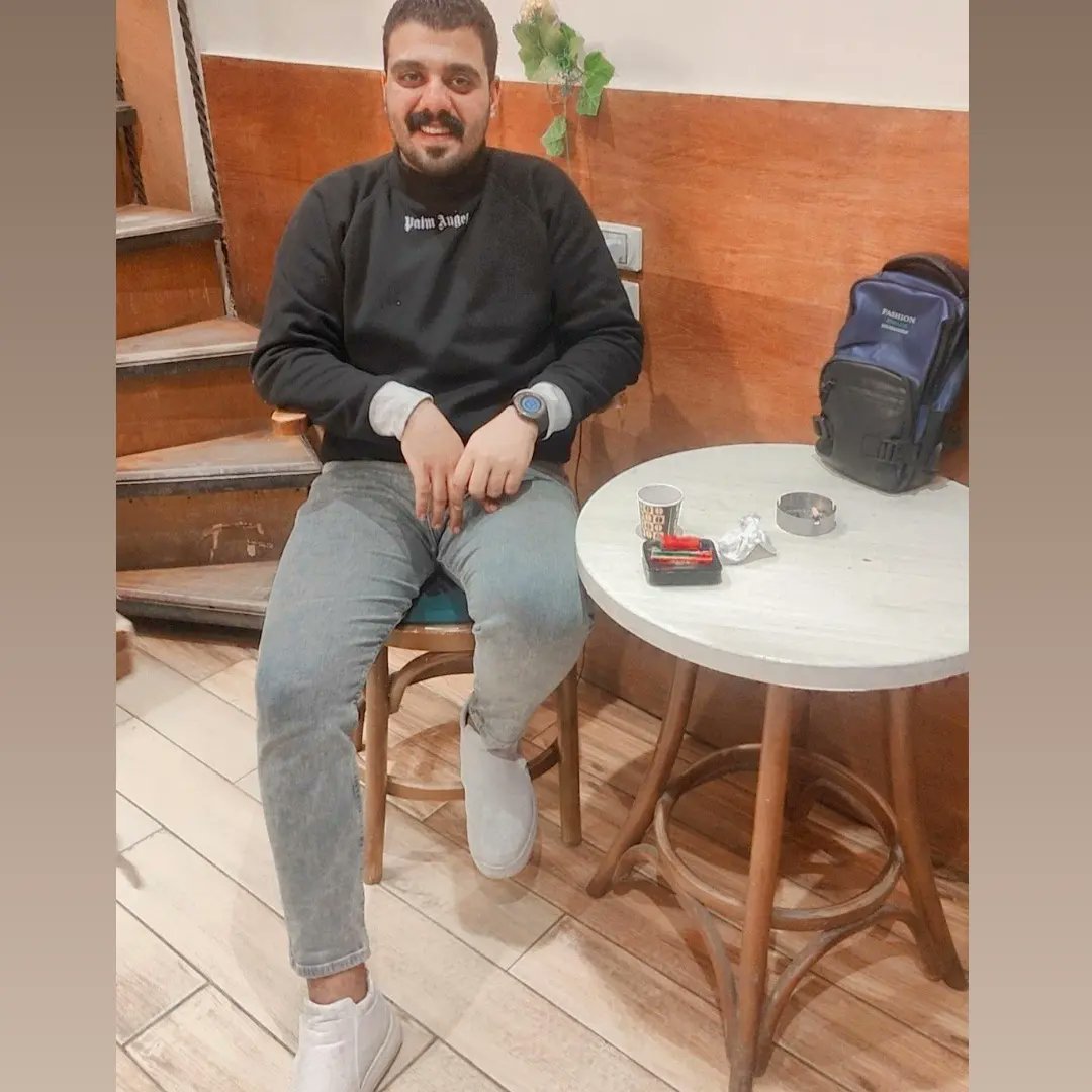 zeka481's tweet photo. ع فكرة احنا كمان بنعرف نجرح بالكلام ونطير جبهات بس الرفق بالحيوآن واجب بردو  . ✌🏻😂 https://t.co/ZIURuCbC6K