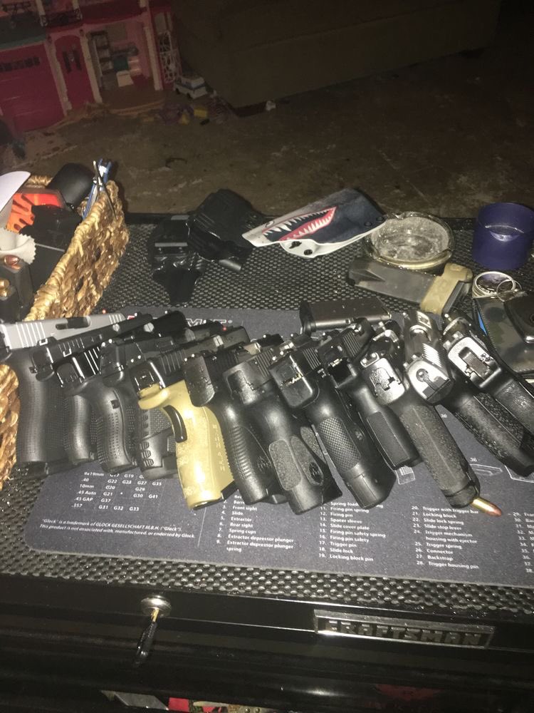 Chalk2324's tweet photo. See which of these guns can be fitted with switches😄
#Adultery #magazin #glock #StopPutinNOW #StandWithUkraine #Hotwifeclub #Bitcoin #milf #MONEY #nude #nudes #USA https://t.co/cUtwbVL4Lo