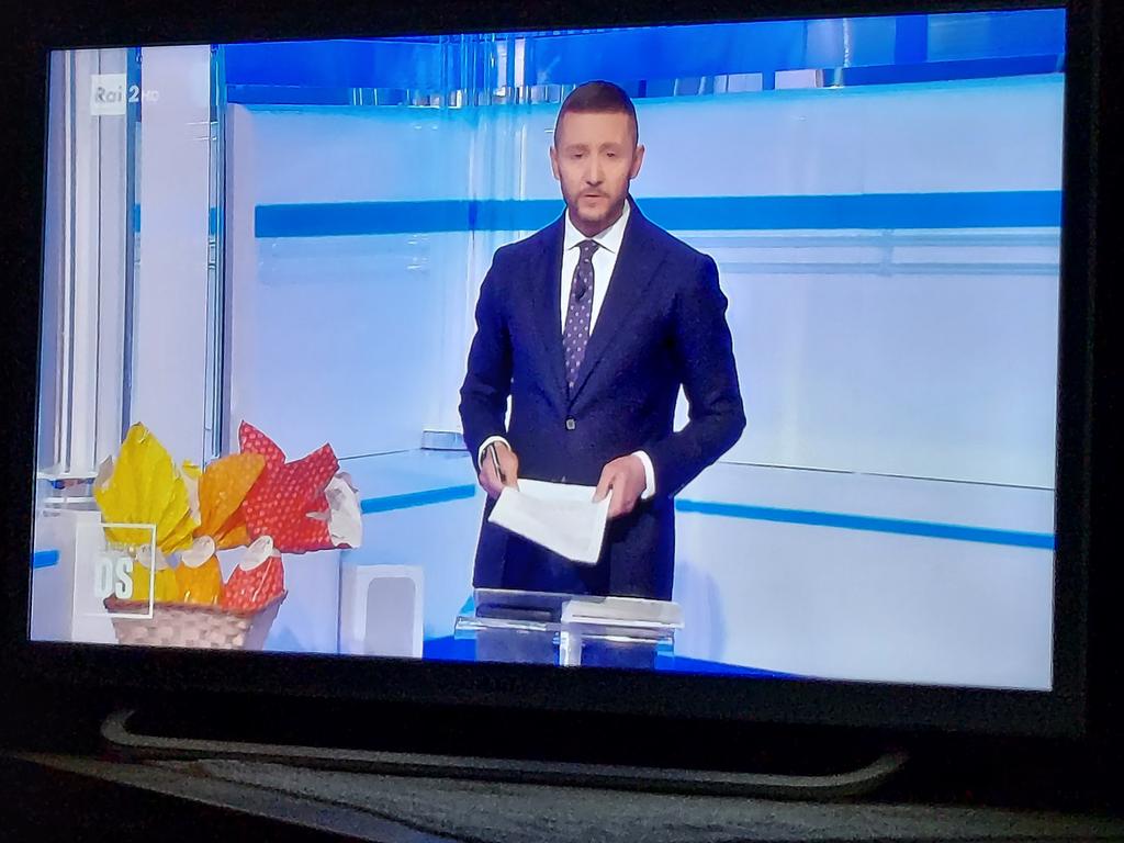 Peghy75's tweet photo. Bentornato @tommy_rai puntatona #AltraDS alla grande come sempre... https://t.co/aVsMHV7t7F