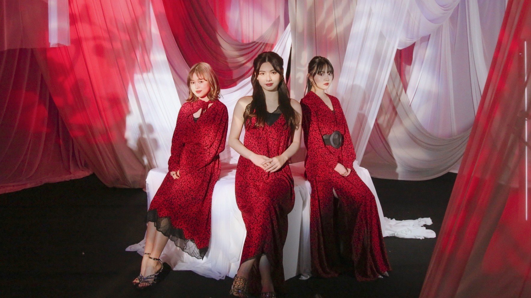 FPdJeZpaUAEC_xJ?format=jpg&name=large