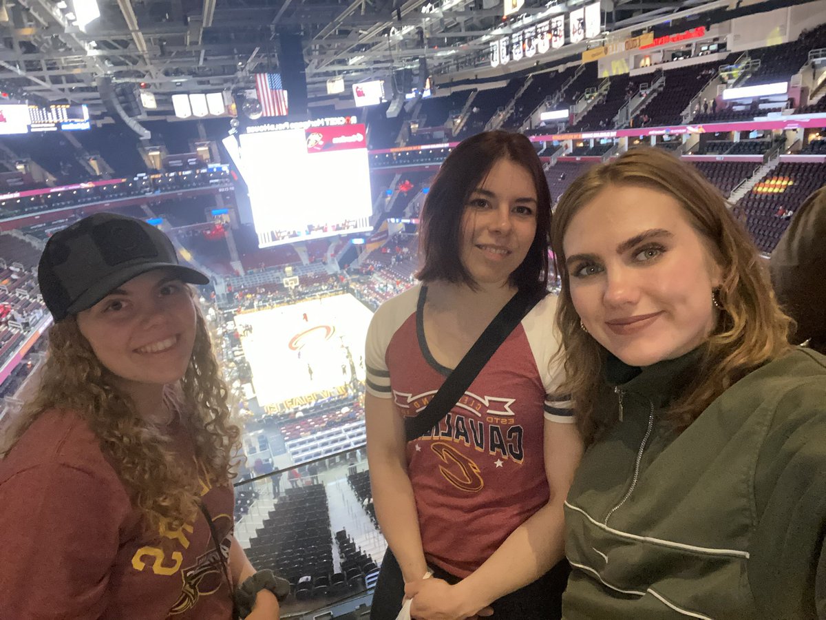 Fan girl moment and first NBA game for all of us🙌🏼
Let’s Go <a href="/cavs/">Cleveland Cavaliers</a> and Lauri!🇫🇮

#LetEmKnow