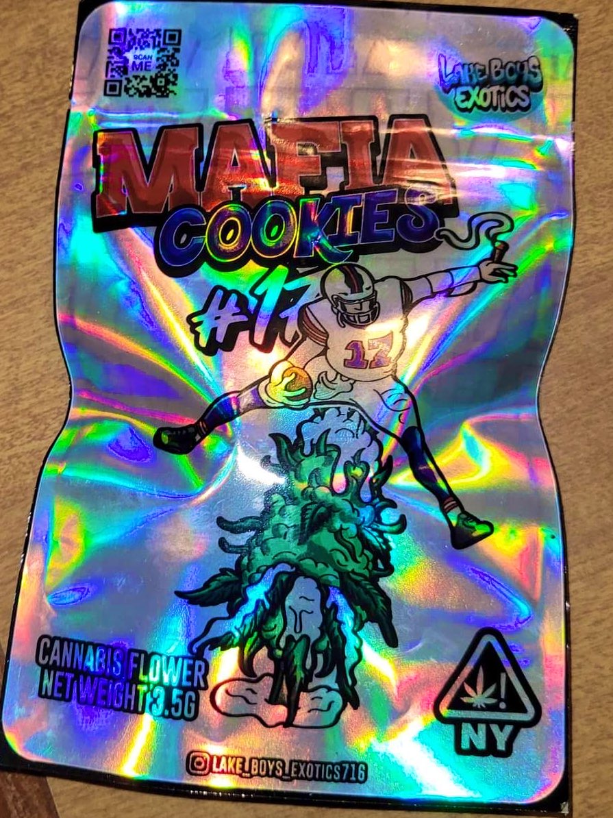 RonRoyal3's tweet photo. I miss foot ball but hey at least I have #MafiaCookies https://t.co/Kl1zT8XqFP