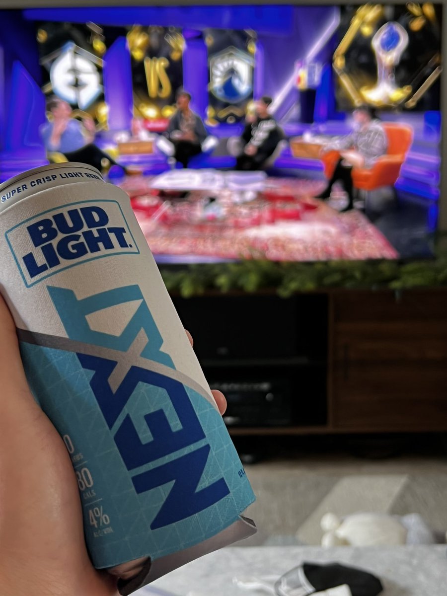 RiotSherman's tweet photo. Game 5 calls for something special! #HowILCS https://t.co/mQNmNQO9vf